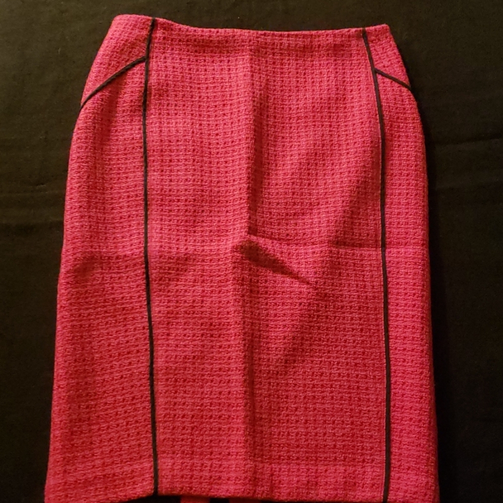 Lafayette 148 New York size 6 pencil skirt